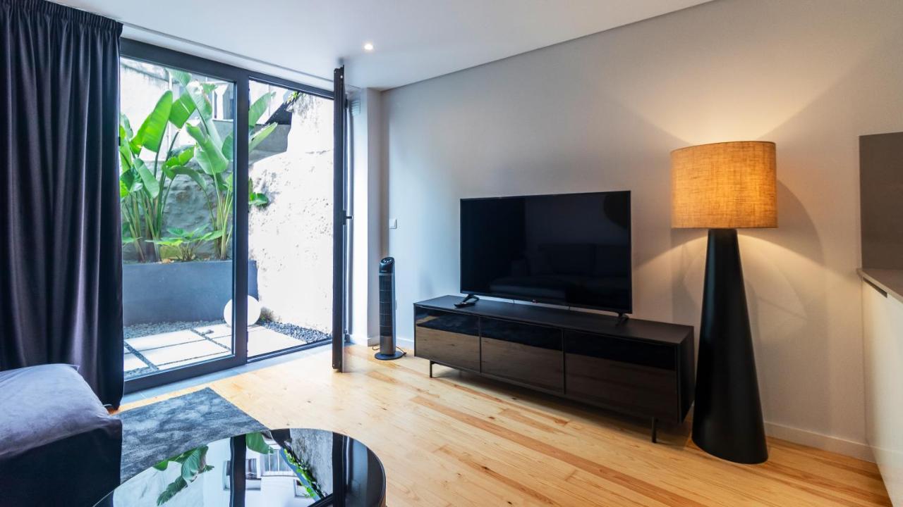 Premium 2Br Flat Near Santa Catarina By Lovelystay OOporto Exterior foto